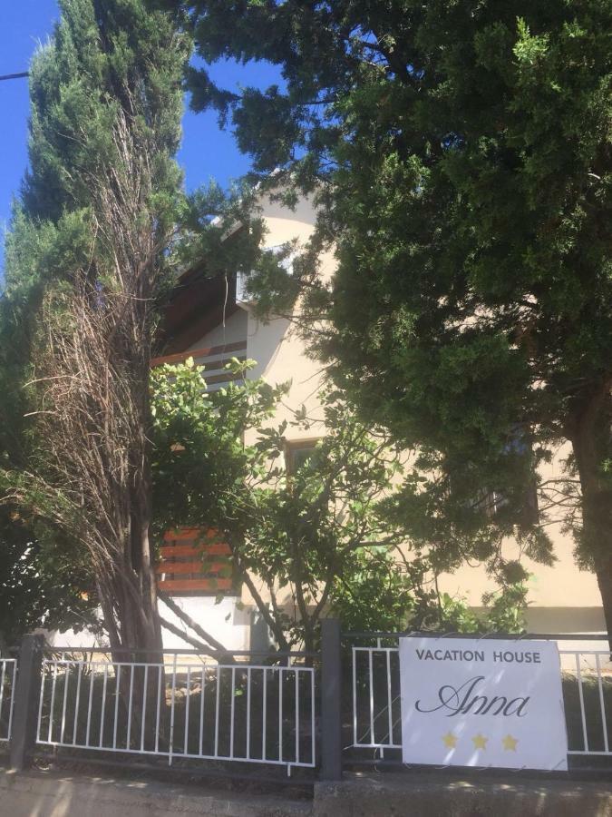 Vacation House Anna Karlobag Exterior photo