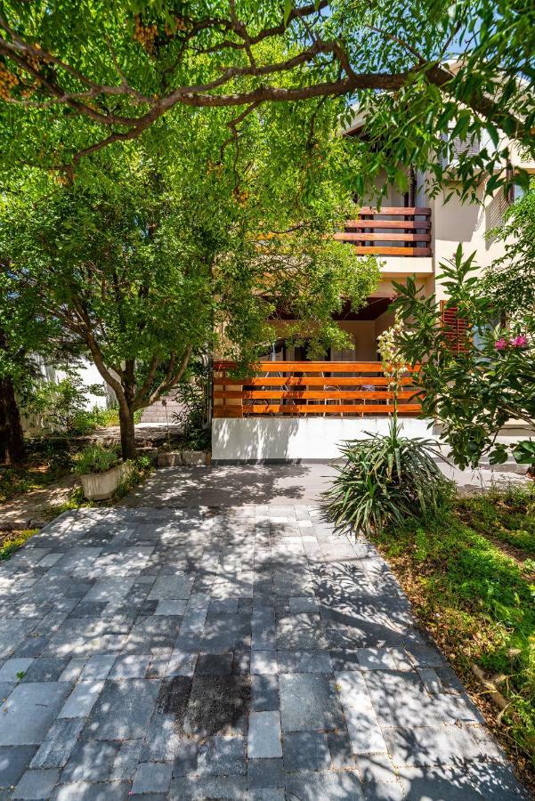 Vacation House Anna Karlobag Exterior photo